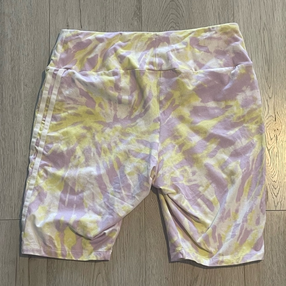 Adidas Tie Dye Pastel Bike Shorts - Picture 10 of 10
